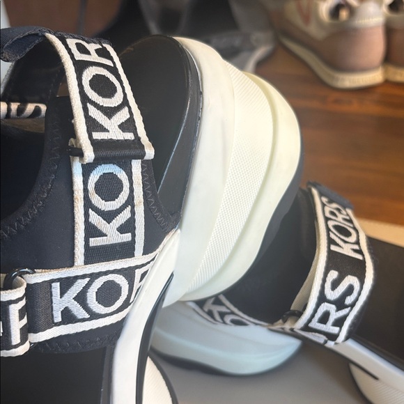 Michael Kors Black & White Platform Logo Sandals - Picture 3 of 12